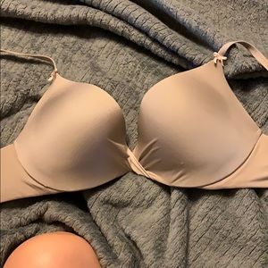 Victoria’s Secret 34C push-up